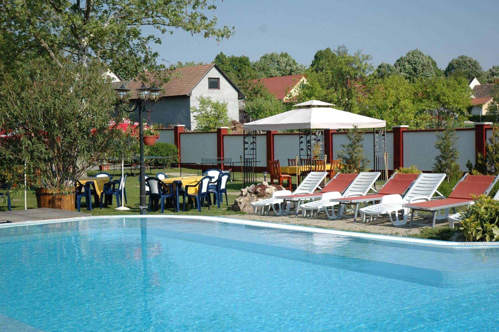 Piknik Wellness Hotel Siófok Buitenkant foto